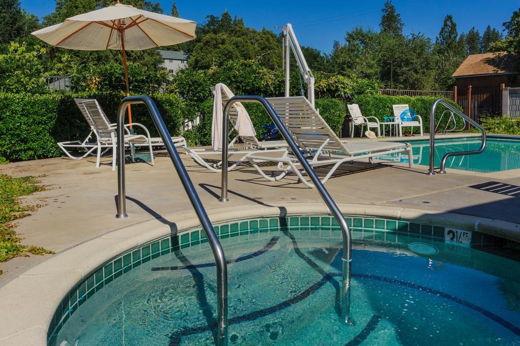 Grass Valley Courtyard Suites Exteriér fotografie